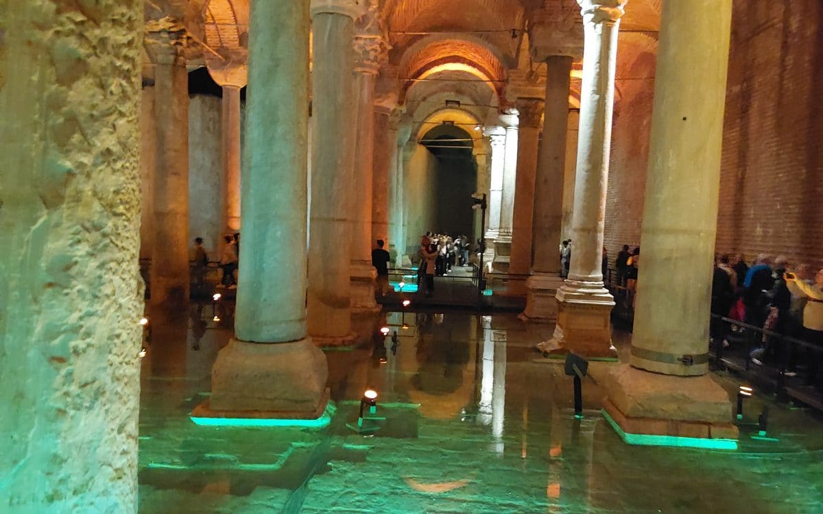 Die Cisterna Basilica in Istanbul: Geschichte, Medusa-Köpfe und Besucherführer