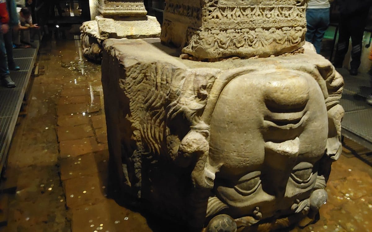 Die Cisterna Basilica in Istanbul: Geschichte, Medusa-Köpfe und Besucherführer